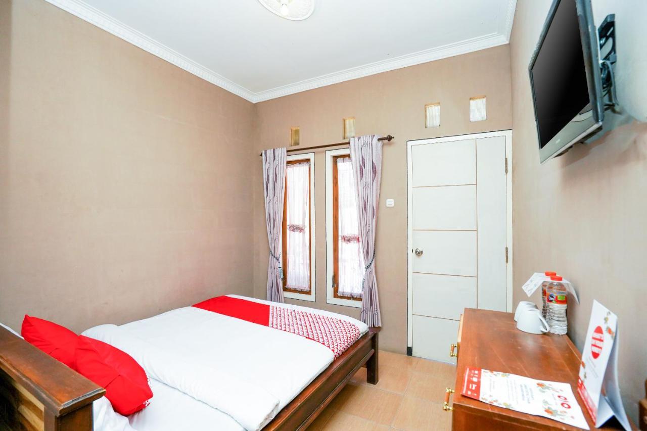 Oyo 1087 Homestay Potato House Bromo Exterior photo